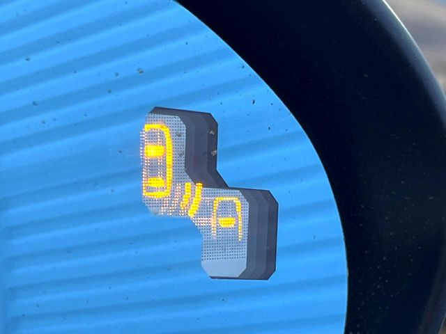 �y�u���C���h�X�|�b�g���j�^�����O�z���s���A�h�A�~���[�̎��p�ɂȂ�₷���ӏ��Ɍ㑱�Ԃ��ڋ߂���ƃT�C�h�~���[�t�߂Ɍx����\���A�h���C�o�[�ɒ��ӊ��N�����Ă���܂��B