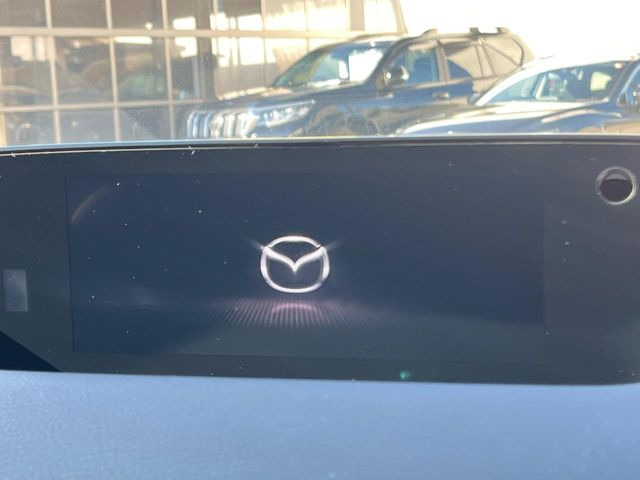 �y8.8�C���`�}�c�_�R�l�N�g�z�ԓ��̕��͋C�Ƀ}�b�`������^�̃f�B�X�v���C�B�X�}�z�ڑ��ł̃i�r�g�p��Bluetooth�Đ����A�l�X�ȋ@�\���y���߂܂��B�����I�ȃ_�C�������삪�\�ŁA�g��������ǍD�ł��B