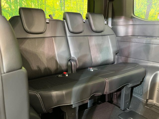 3列目シートはもちろん状態良好☆大人でもゆったりと座って頂けますので、大人数でのお出かけもラクラクです♪ご家族で、気の知れた仲間で、ドライブに行くのが楽しみですね♪