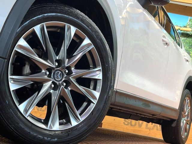 【純正19インチアルミホイール】外観にマッチした純正アルミホイールを装着しております。各種社外アルミホイールや、スタッドレスタイヤも取扱いしております。是非ご相談ください♪