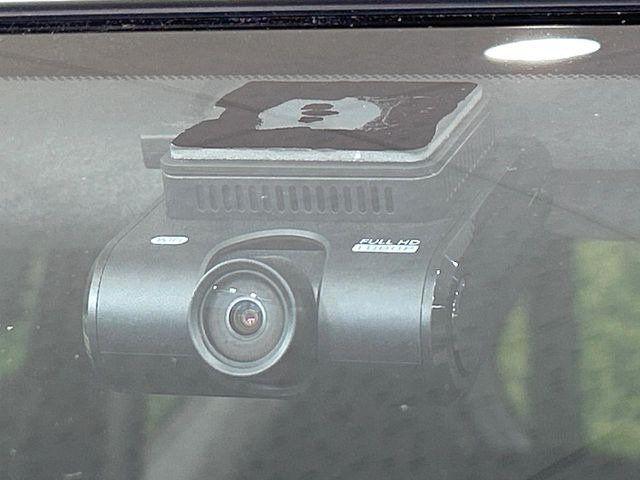 【ドライブレコーダー】安心・安全なカーライフに必須のドライブレコーダーを装備!走行中はもちろん、あおり運転や事故に遭遇した際の状況も映像で記録し、万一のリスクに備えます。