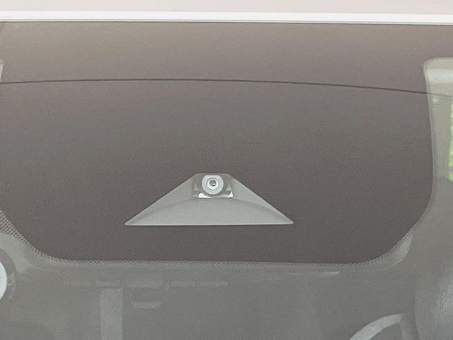 �y�C���e���W�F���g�G�}�[�W�F���V�[�u���[�L�z�t�����g�J�����őO���̎ԗ�����s�҂����m�B�Փ˂������Ȏ��͏Փ˔�Q�y���u���[�L���쓮�A�Փˉ�����T�|�[�g�B�����S�Ƀh���C�u�����y���݂��������܂��B