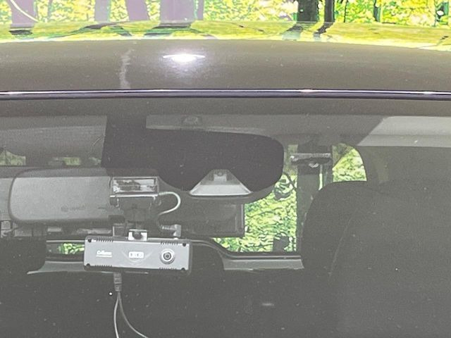 �y�G�}�[�W�F���V�[�u���[�L�z���s���ɑO���̎ԗ�����F�����A�Փ˂������Ȏ��͌x��ƃu���[�L�ŏՓˉ���Ɣ�Q�y�����A�V�X�g�B�����S�Ƀh���C�u�����y���݂��������܂��B