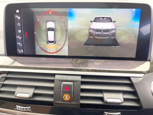 ●パノラミックビューモニター:専用のカメラにより、上から見下ろしたような視点で360度クルマの周囲を確認することができます☆死角部分も確認しやすく、狭い場所での切り返しや駐車もスムーズに行えます。