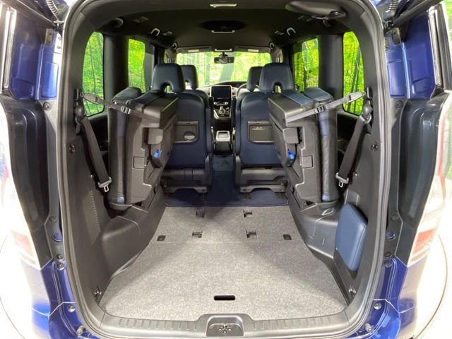 ���i�̂���������ʋ΁A���}���ɏ\���ȉ׎��X�y�[�X���m�ۂ��Ă���܂��B�Z�J���h�V�[�g��|���ƁA�傫�ȉו��̐ύڂ��\�ł���