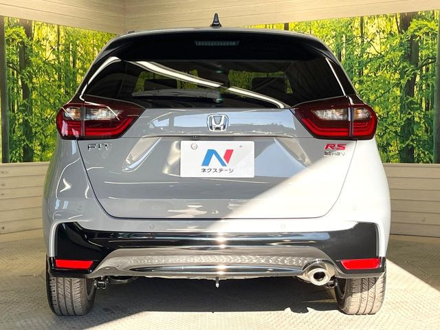 安心の最長10年・走行無制限保証(有償)をご用意。保証内容も充実はもちろん、無料点検&オイル交換や、年中無休の全国・24時間ロードサービスも付帯されておりますのでご安心下さい。