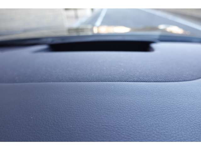 �J���[�w�b�h�A�b�v�f�B�X�v���C(�^�]�ɕK�v�ȏ����t�����g�K���X�ɉf���o����܂�)