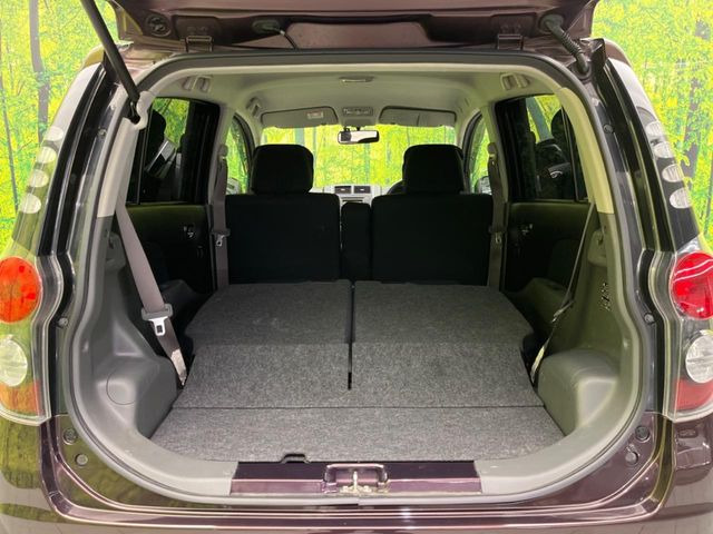 ���i�̂���������ʋ΁A���}���ɏ\���ȉ׎��X�y�[�X���m�ۂ��Ă���܂��B�Z�J���h�V�[�g��|���ƁA�傫�ȉו��̐ύڂ��\�ł���