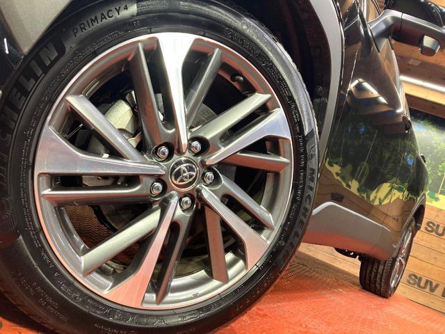 �y����18�C���`�A���~�z�C�[���z�O�ςɃ}�b�`���������A���~�z�C�[���𑕒����Ă���܂��B�e��ЊO�A���~�z�C�[����A�X�^�b�h���X�^�C�����戵�����Ă���܂��B���񂲑��k����������