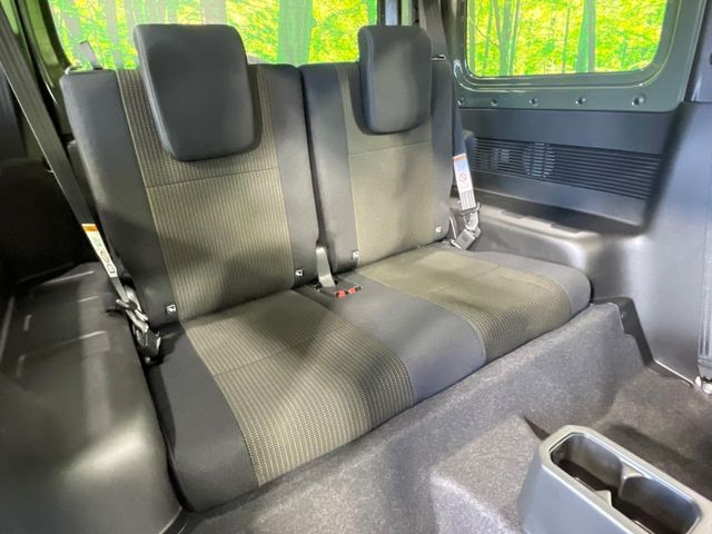 ���i���ȃI���W�i���t���A�}�b�g���I�v�V�����ɂĂ��p�ӂ��Ă���܂��B���D���ȃf�U�C����J���[�����Ԃɍ��킹�đI��ł����������Ƃ��ł��܂���