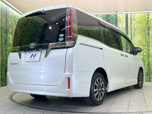 ☆全国のネクステージからお取り寄せが可能※!遠方の店舗に展示してあるクルマが気になる場合も、最寄りの店舗でご覧いただくことが可能です!是非私たちに要望をお聞かせください!※別途費用