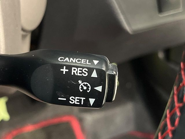 �y�N���[�Y�R���g���[���z�������H�����N���N���s�B�A�N�Z���𗣂��Ă���葬�x�ő��s���ł��A�������^�]���̕��S���y��!�����E�������ȒP�ȃX�C�b�`����Œ����ł��܂��B