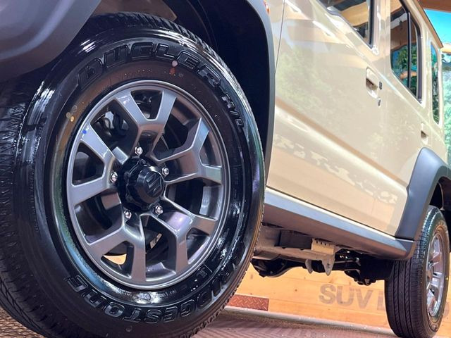 �y����15�C���`�A���~�z�C�[���z�O�ςɃ}�b�`���������A���~�z�C�[���𑕒����Ă���܂��B�e��ЊO�A���~�z�C�[����A�X�^�b�h���X�^�C�����戵�����Ă���܂��B���񂲑��k����������