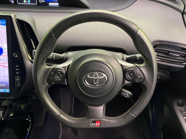 �y�����v�����X�e�A�����O�z�㎿�Ȋv���g�p���邱�ƂŁA��ɂ����������݂ƂĂ��^�]���₷���n���h���ł���