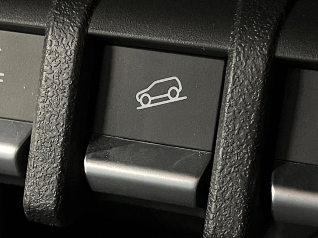 �y�_�E���q���A�V�X�g�z�}�ȍ⓹������Ƃ��Ɏ����Ńu���[�L�𐧌�A���̒ᑬ�x��ۂ��܂��B�ᓹ�∫�H�ȂǊ���₷���H�ʂ̉����ł��^�C�������b�N���Ȃ�������S!�n���h������ɏW���ł��܂�!