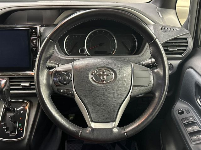 �y�����v�����X�e�A�����O�z�㎿�Ȋv���g�p���邱�ƂŁA��ɂ����������݂ƂĂ��^�]���₷���n���h���ł���