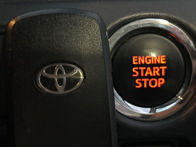 �y�X�}�[�g�L�[�z�J�o����|�P�b�g�ɓ��ꂽ�܂܂ł��h�A�̎{���E�������\�ȃX�}�[�g�L�[�𑕔��B�G���W���̃I���E�I�t�����J�M�����o���K�v����������Ƃ��Ă��֗��ł���