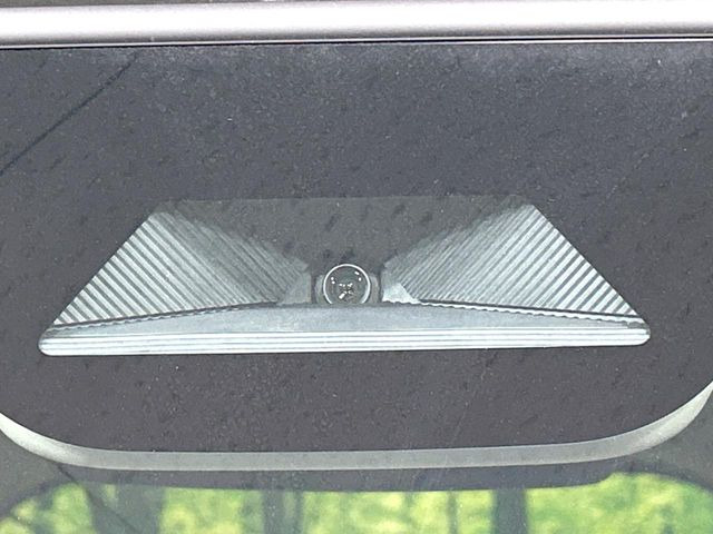 �y�z���_�Z���V���O�z���s���ɑO���̎ԗ�����F�����A�Փ˂������Ȏ��͌x��ƃu���[�L�ŏՓˉ���Ɣ�Q�y�����A�V�X�g�B�����S�Ƀh���C�u�����y���݂��������܂��B