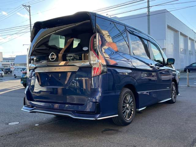 セレナ1.2 e-POWER AUTECH