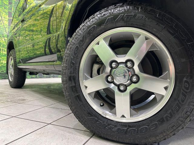 �y����15�C���`�A���~�z�C�[���z�O�ςɃ}�b�`���������A���~�z�C�[���𑕒����Ă���܂��B�e��ЊO�A���~�z�C�[����A�X�^�b�h���X�^�C�����戵�����Ă���܂��B���񂲑��k����������