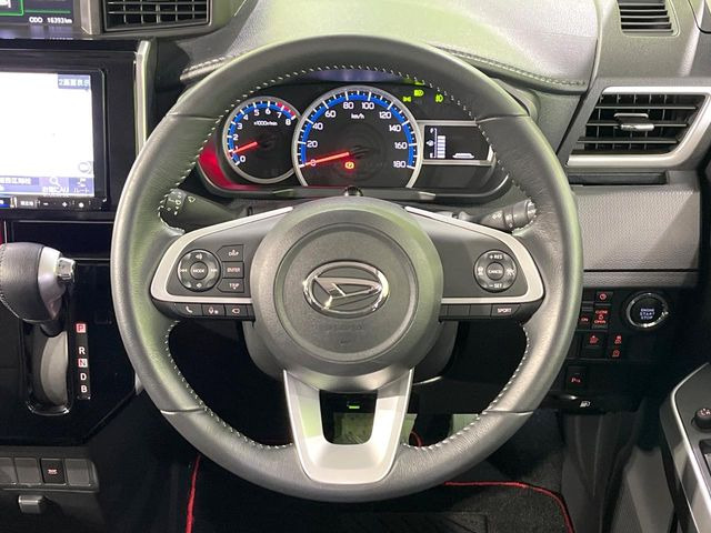 �y�����v�����X�e�A�����O�z�㎿�Ȋv���g�p���邱�ƂŁA��ɂ����������݂ƂĂ��^�]���₷���n���h���ł���