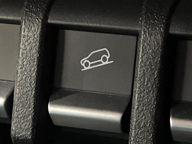 �y�_�E���q���A�V�X�g�z�}�ȍ⓹������Ƃ��Ɏ����Ńu���[�L�𐧌�A���̒ᑬ�x��ۂ��܂��B�ᓹ�∫�H�ȂǊ���₷���H�ʂ̉����ł��^�C�������b�N���Ȃ�������S!�n���h������ɏW���ł��܂�!