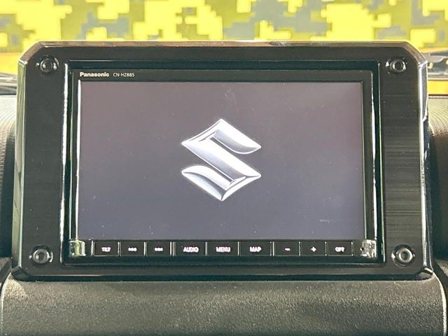 【純正ナビ】人気の純正ナビを装備しております。ナビの使いやすさはもちろん、オーディオ機能も充実!キャンプや旅行はもちろん、通勤や買い物など普段のドライブも楽しくなるはず♪