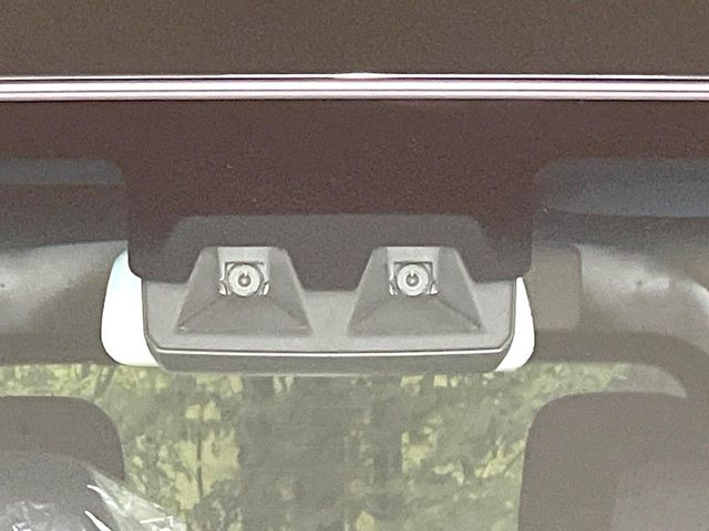 �y�X�}�[�g�A�V�X�g�z���s���ɑO���̎ԗ�����F�����A�Փ˂������Ȏ��͌x��ƃu���[�L�ŏՓˉ���Ɣ�Q�y�����A�V�X�g�B�����S�Ƀh���C�u�����y���݂��������܂��B