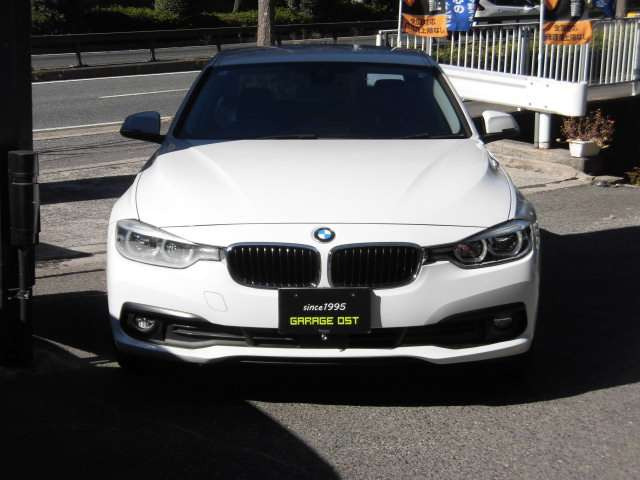 人気の320dが、後期モデルで、ディーゼルターボで、純正ナビで、バックカメラで、コーナーセンサーで、アダプティブクルーズコントロールで、ドライブレコーダーで、車検たっぷり残ってすぐ乗れて驚きの価格^^