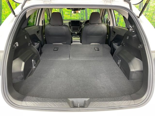 ���i�̂���������ʋ΁A���}���ɏ\���ȉ׎��X�y�[�X���m�ۂ��Ă���܂��B�Z�J���h�V�[�g��|���ƁA�傫�ȉו��̐ύڂ��\�ł���