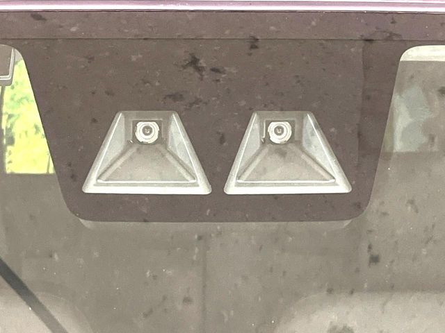 �y�X�}�[�g�A�V�X�g�z���s���ɑO���̎ԗ�����F�����A�Փ˂������Ȏ��͌x��ƃu���[�L�ŏՓˉ���Ɣ�Q�y�����A�V�X�g�B�����S�Ƀh���C�u�����y���݂��������܂��B