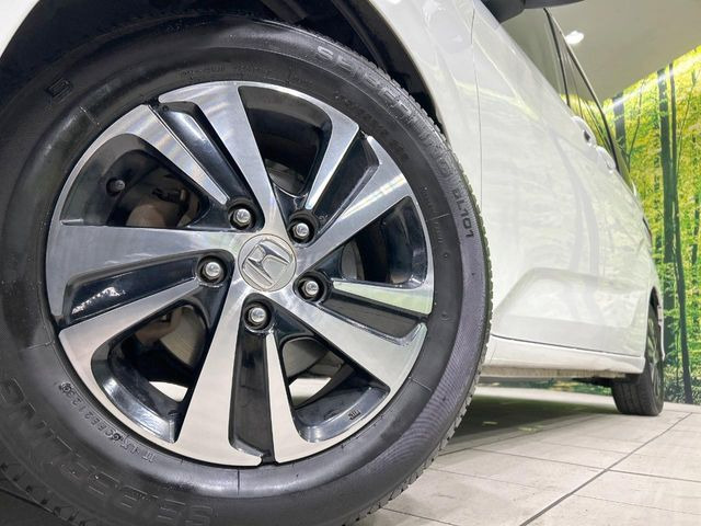 �y����15�C���`�A���~�z�C�[���z�O�ςɃ}�b�`���������A���~�z�C�[���𑕒����Ă���܂��B�e��ЊO�A���~�z�C�[����A�X�^�b�h���X�^�C�����戵�����Ă���܂��B���񂲑��k����������