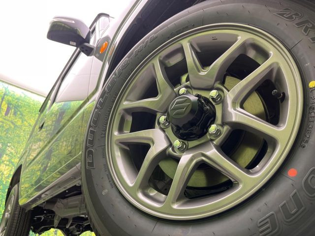 �y����16�C���`�A���~�z�C�[���z�O�ςɃ}�b�`���������A���~�z�C�[���𑕒����Ă���܂��B�e��ЊO�A���~�z�C�[����A�X�^�b�h���X�^�C�����戵�����Ă���܂��B���񂲑��k����������