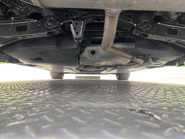 ��D�]�𒸂��Ă���܂��{�f�B�̒e�X�v���b�V���R�[�g���D�]��t���B�ʏ�̃K���X�R�[�g�ƈقȂ�A�ϋv�N��6�N�̖��@���K���X�R�[�e�B���O���A�{�f�B���L���C�ȏ�Ԃɕۂ��Ă���܂��B