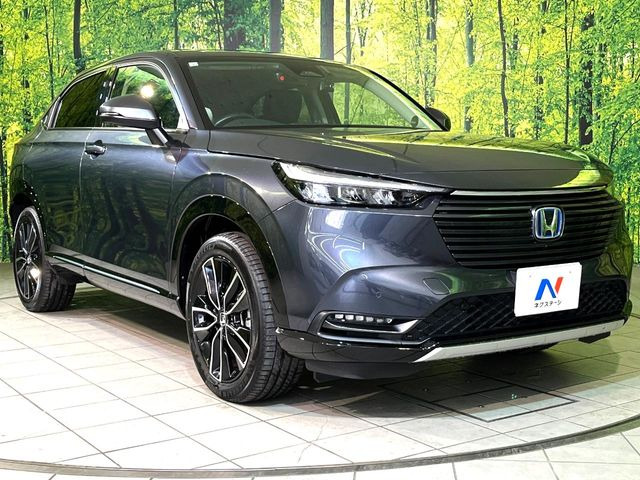 高透明度のガラス皮膜で撥水はもちろん、上質なツヤ・光沢を実現。紫外線や酸性雨から大切な愛車を保護し、色あせ・劣化を防止。「弾スプラッシュコート」、「弾プリミッサコート」からお選びいただけます。