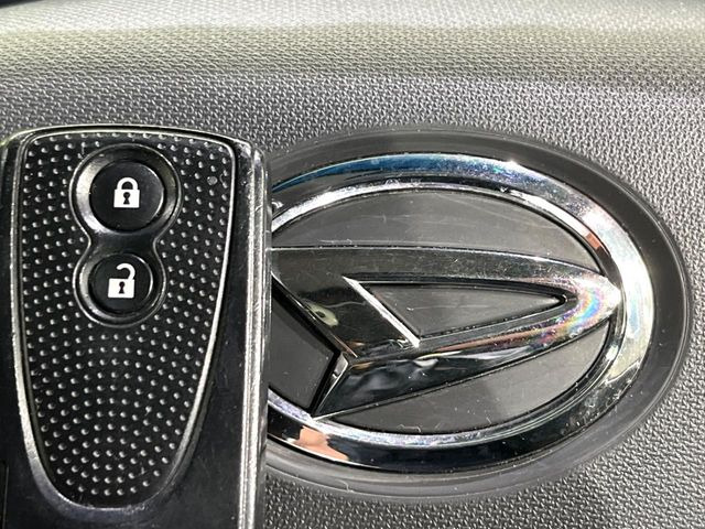 �y�L�[�t���[�V�X�e���z�J�o����|�P�b�g�ɓ��ꂽ�܂܂ł��h�A�̎{���E�������\�ȃX�}�[�g�L�[�𑕔��B�G���W���̃I���E�I�t�����J�M�����o���K�v����������Ƃ��Ă��֗��ł���