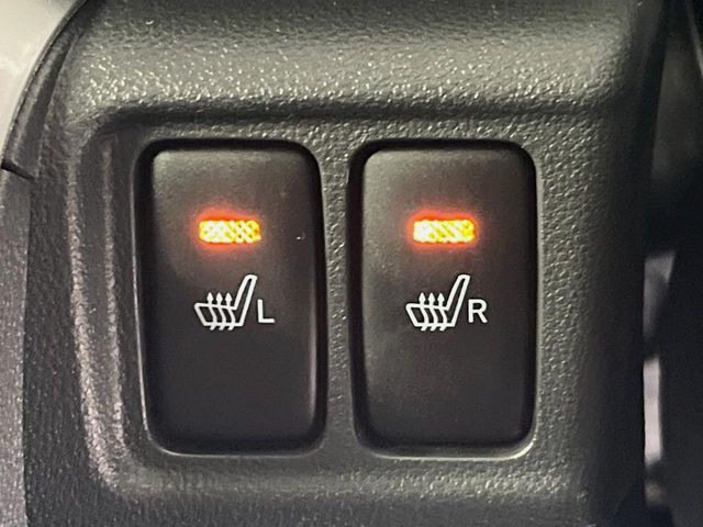 【シートヒーター】寒い日に重宝するシートヒーター!エアコンより早く温まってくれるので寒がりの人も安心ですね♪エアコンの温風は乾燥するから苦手、という方にもをおすすめです。