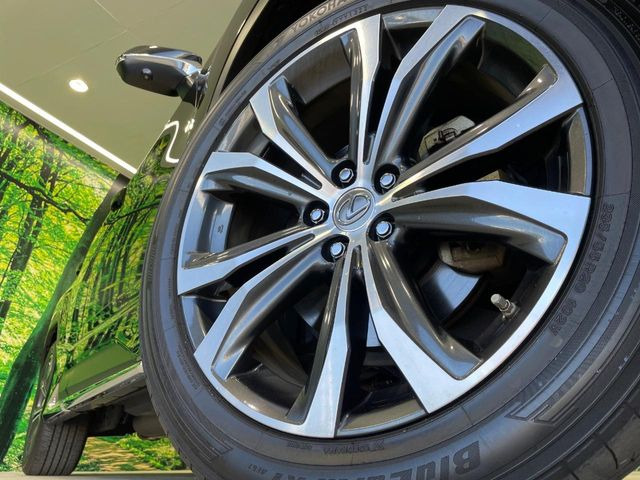 �y����20�C���`�A���~�z�C�[���z�O�ςɃ}�b�`���������A���~�z�C�[���𑕒����Ă���܂��B�e��ЊO�A���~�z�C�[����A�X�^�b�h���X�^�C�����戵�����Ă���܂��B���񂲑��k����������