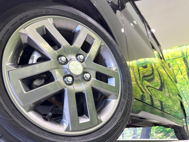 �y����15�C���`�A���~�z�C�[���z�O�ςɃ}�b�`���������A���~�z�C�[���𑕒����Ă���܂��B�e��ЊO�A���~�z�C�[����A�X�^�b�h���X�^�C�����戵�����Ă���܂��B���񂲑��k����������