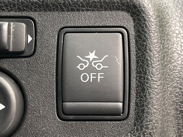 �y�G�}�[�W�F���V�[�u���[�L�z���s���ɑO���̎ԗ�����F�����A�Փ˂������Ȏ��͌x��ƃu���[�L�ŏՓˉ���Ɣ�Q�y�����A�V�X�g�B�����S�Ƀh���C�u�����y���݂��������܂��B