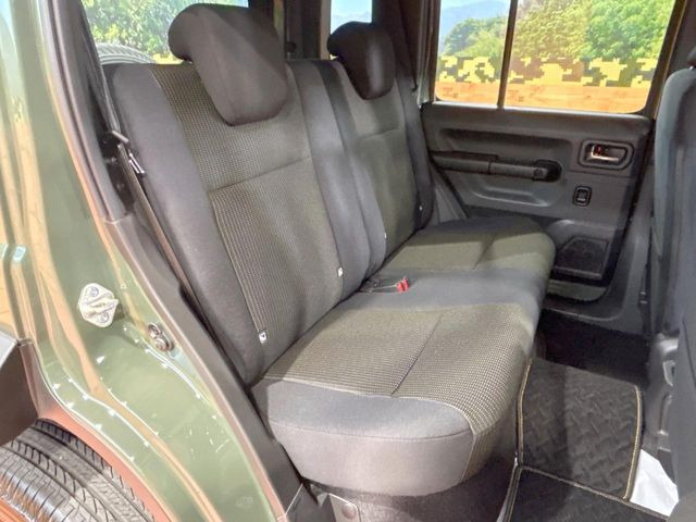 ���i���ȃI���W�i���t���A�}�b�g���I�v�V�����ɂĂ��p�ӂ��Ă���܂��B���D���ȃf�U�C����J���[�����Ԃɍ��킹�đI��ł����������Ƃ��ł��܂���