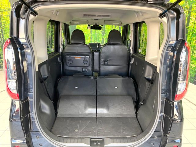 ���i�̂���������ʋ΁A���}���ɏ\���ȉ׎��X�y�[�X���m�ۂ��Ă���܂��B�Z�J���h�V�[�g��|���ƁA�傫�ȉו��̐ύڂ��\�ł���