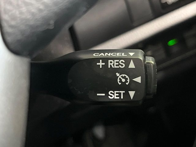 �y�N���[�Y�R���g���[���z�������H�����N���N���s�B�A�N�Z���𗣂��Ă���葬�x�ő��s���ł��A�������^�]���̕��S���y��!�����E�������ȒP�ȃX�C�b�`����Œ����ł��܂��B