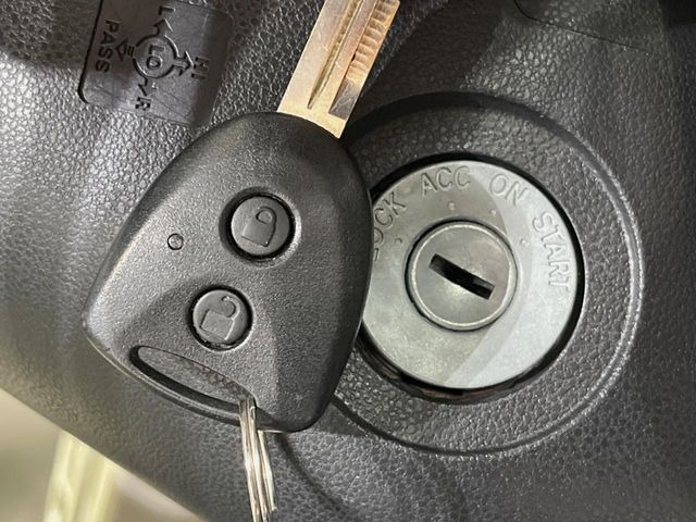 �y�L�[���X�z�������ꂽ�ꏊ����ł��{�^����Ńh�A�̊J���E�{�����ł���̂łƂ��Ă��֗�!�h�A�̌�������ɏ������邱�Ƃ�����܂����