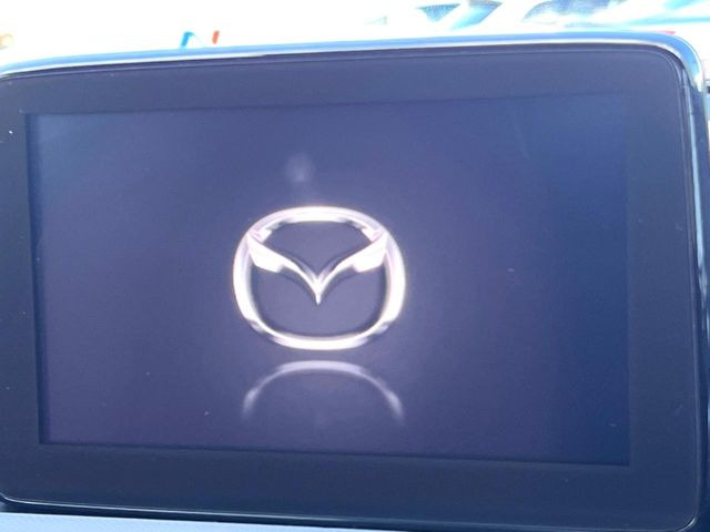 �y�}�c�_�R�l�N�g�i�r�z�ԓ��̕��͋C�Ƀ}�b�`������̌^�^�C�v�̃i�r�B�e����q�ݒ��Bluetooth�Đ����A�l�X�ȋ@�\���y���߂܂��B�����I�ȃ_�C�������삪�\�ŁA�g��������ǍD�ł��B