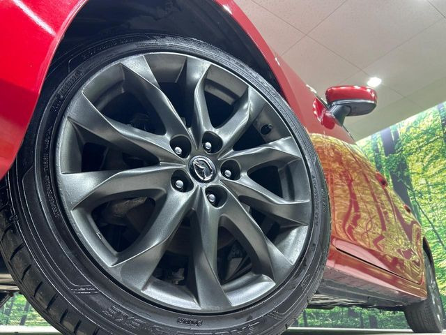 �y����18�C���`�A���~�z�C�[���z�O�ςɃ}�b�`���������A���~�z�C�[���𑕒����Ă���܂��B�e��ЊO�A���~�z�C�[����A�X�^�b�h���X�^�C�����戵�����Ă���܂��B���񂲑��k����������