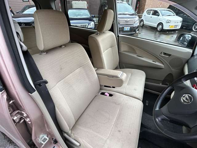 ���̋Ǝ҂ɂ������ې􂢁A�V�[�g�̃^�o�R�Ȃǂɂ��R�Q���̃��y�A��(�L��)�������Ă���܂��B