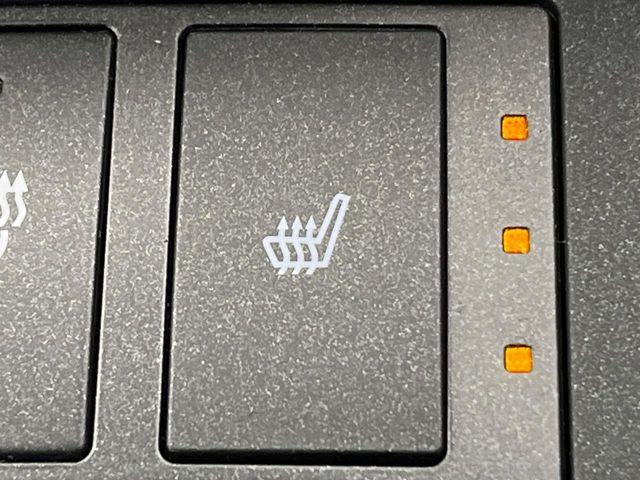 �y�V�[�g�q�[�^�[�z�������ɏd�󂷂�V�[�g�q�[�^�[!�G�A�R����葁�����܂��Ă����̂Ŋ�����̐l�����S�ł��ˁ�G�A�R���̉����͊������邩����A�Ƃ������ɂ����������߂ł��B