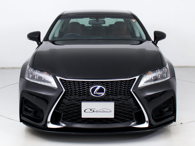 禁煙車です!室内は嫌なニオイも無く、すごく綺麗な状態です!禁煙車・・特にセダンタイプのお車では少ないですよね!!タバコのニオイが苦手なお客様必見です!快適にご乗車頂けます!!