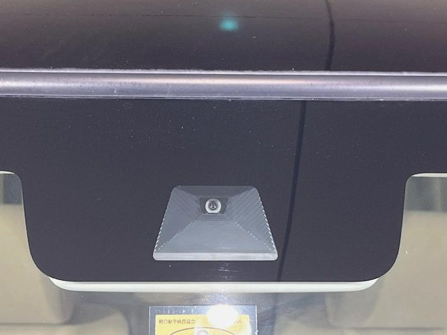 �y�z���_�Z���V���O�z���s���ɑO���̎ԗ�����F�����A�Փ˂������Ȏ��͌x��ƃu���[�L�ŏՓˉ���Ɣ�Q�y�����A�V�X�g�B�����S�Ƀh���C�u�����y���݂��������܂��B